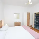 Apartment And Jakov *