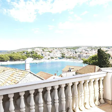 And Jakov דירה *