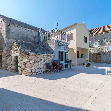 And Jakov * פרימוסטן