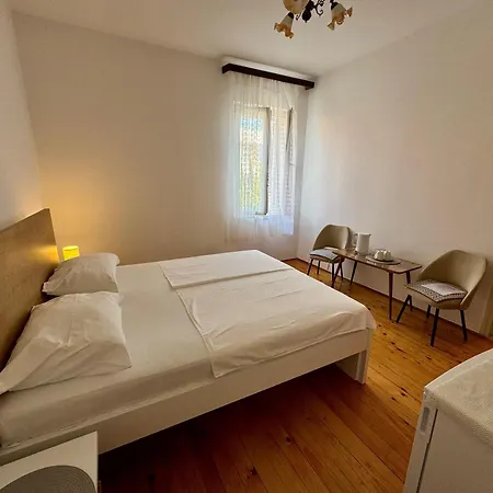 And Jakov Apartment Primosten
