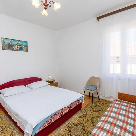 And Jakov Primošten