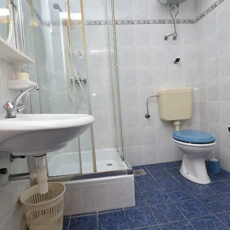 Apartamento And Jakov *