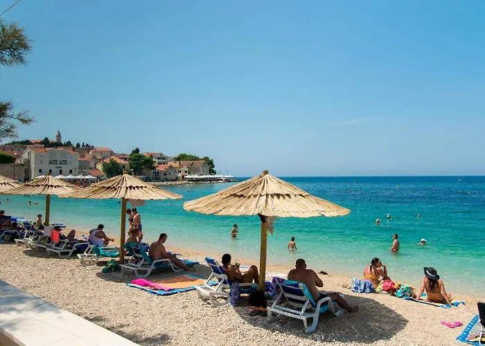 דירה And Jakov *