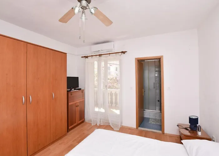 And Jakov פרימוסטן