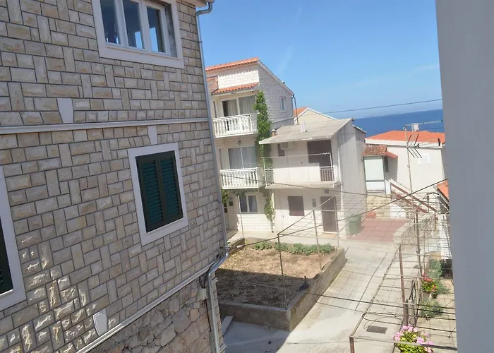 Appartement And Jakov