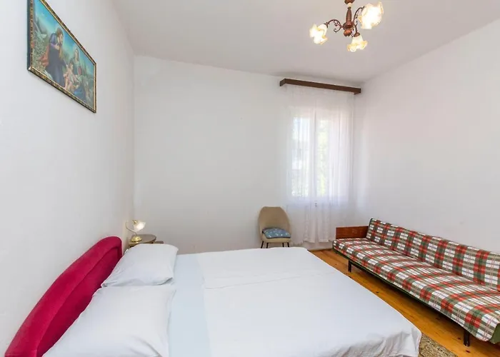 And Jakov Primošten