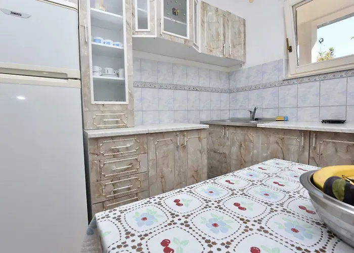 And Jakov Primošten