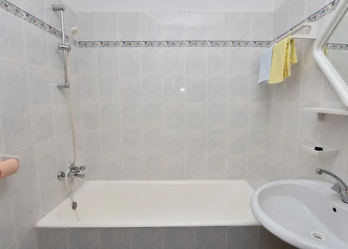 And Jakov Appartement Primošten